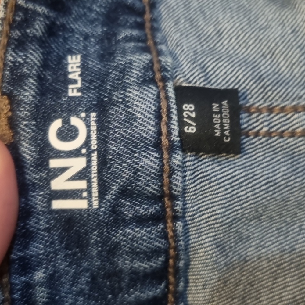 I.N.C. International Concepts Belted Flared-Leg Jeans Blue Size 6/28 - Picture 12 of 13